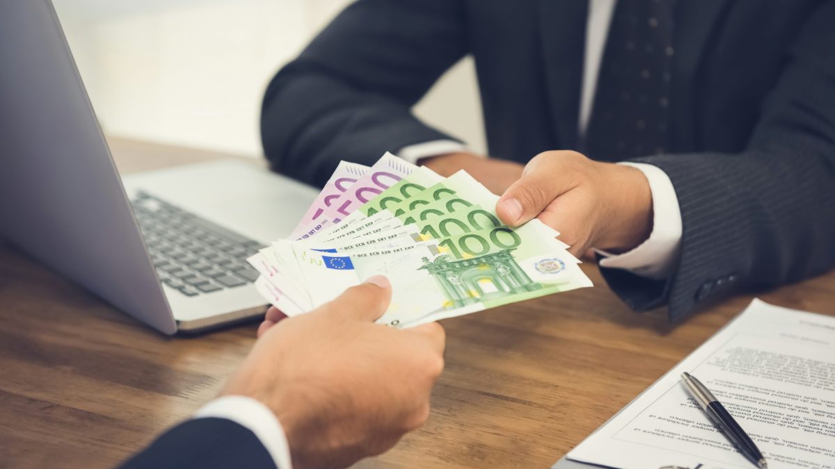 German Language Opens Doors to High-Paying Jobs! 6 IGL Images